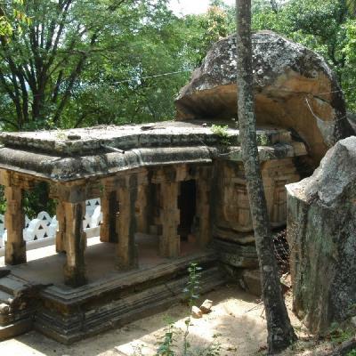 Kurunegala Ridi Vihara1