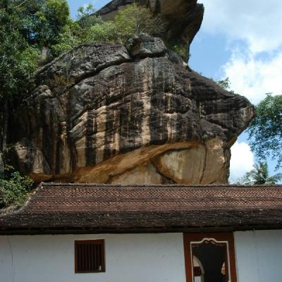 Kurunegala Ridi Vihara3