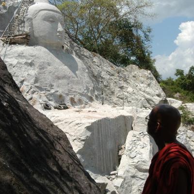 Monaragala Vihara Ridigama4