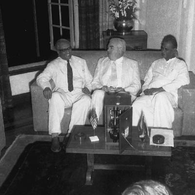 Fx 50 Pm Dahanayake With Foreign Delegation 01